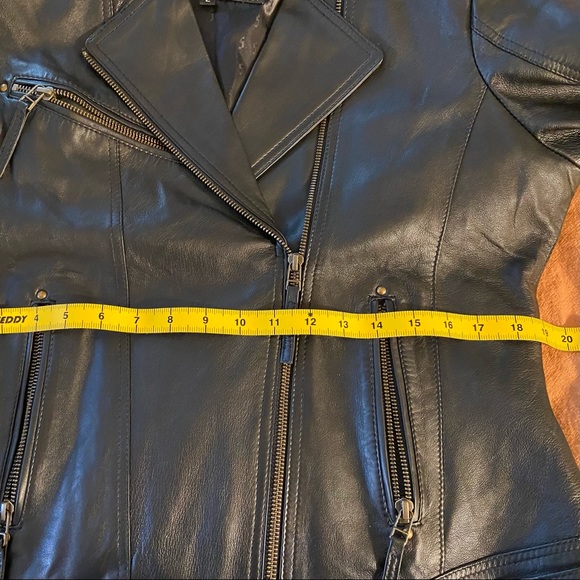 Black Leather Jacket! Like New! Size Large - Picture 6 of 10